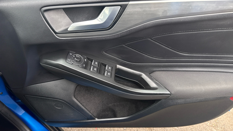 Ford Focus 1.0 EcoBoost Titanium 5dr Petrol Hatchback